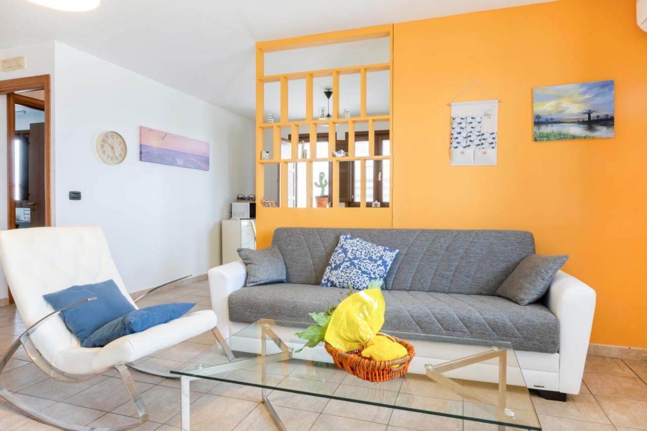 Apartmán Lecce Colorful Flat With Terrace & Parking Exteriér fotografie
