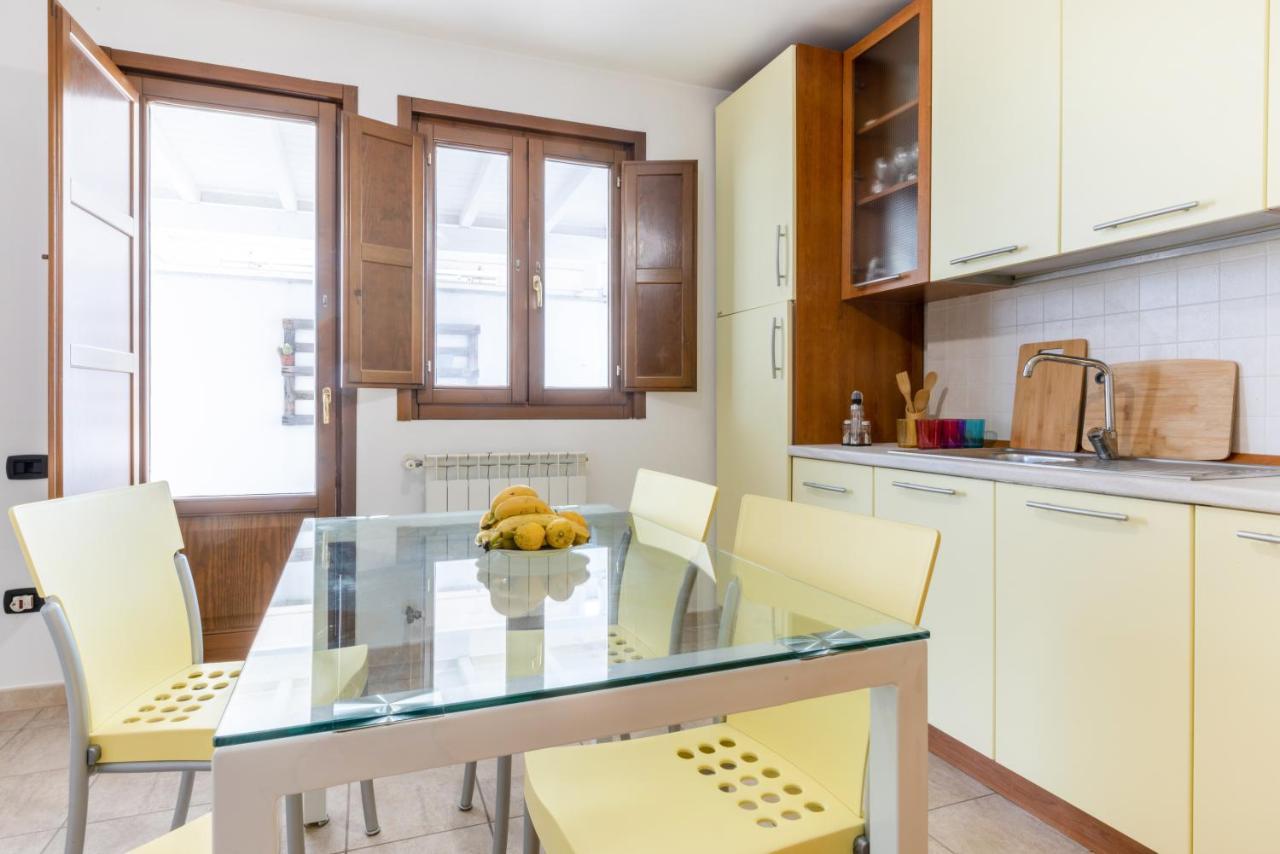 Apartmán Lecce Colorful Flat With Terrace & Parking Exteriér fotografie